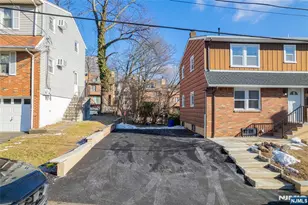 13 Casta Ln 2, Edgewater, NJ 07020 - Photo 23