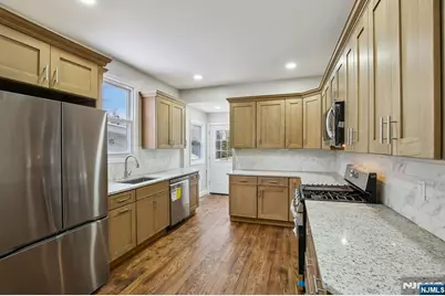 99 Lincoln Street, Montclair, NJ 07042 - Photo 15