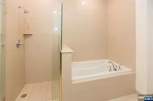 1114 Windsor Park Ct, Englewood, NJ 07631 - Photo 11