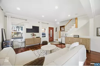 331 Undercliff Avenue, Edgewater, NJ 07020 - Photo 5