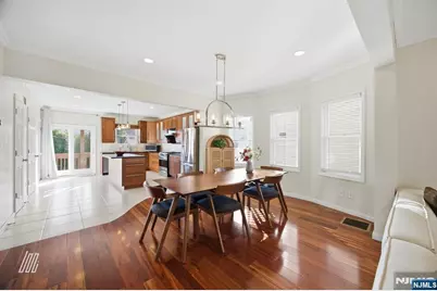 331 Undercliff Avenue, Edgewater, NJ 07020 - Photo 9