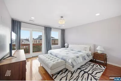 331 Undercliff Avenue, Edgewater, NJ 07020 - Photo 23