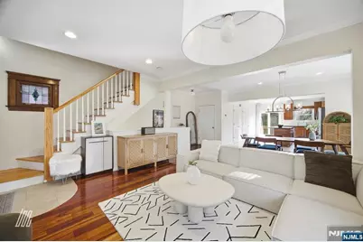 331 Undercliff Avenue, Edgewater, NJ 07020 - Photo 7