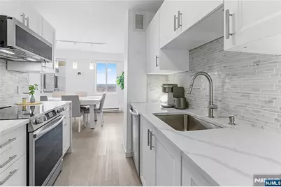 307 Prospect Avenue 17D #17D, Hackensack, NJ 07601 - Photo 7