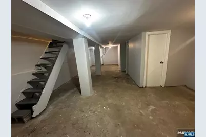 213 7th Street, Newark, NJ 07107 - Photo 17