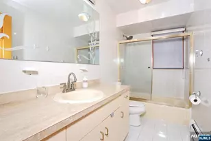 140 Prospect St, Hasbrouck Heights, NJ 07604 - Photo 23