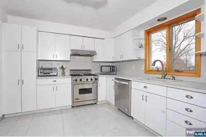 140 Prospect Street, Hasbrouck Heights, NJ 07604 - Photo 11