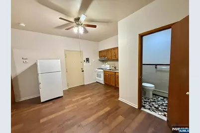 239-243 Harrison Avenue Apt10 #APT10, Harrison, NJ 07029 - Photo 5