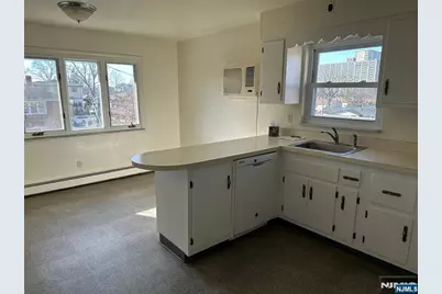 421 Elizabeth Street, Fort Lee, NJ 07024 - Photo 15