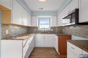 219-221 Clinton Pl, Newark, NJ 07112 - Photo 3