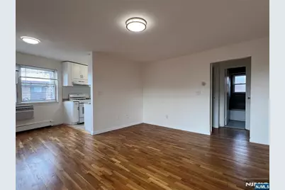 87 W Central Boulevard 2 #2, Palisades Park, NJ 07650 - Photo 3