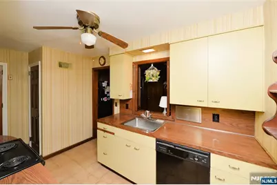 44 Jasper Avenue, Teaneck Township, NJ 07666 - Photo 7