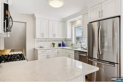 4 Lockwood Lane, Closter, NJ 07624 - Photo 11