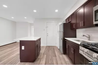 561 Broad, Carlstadt, NJ 07072 - Photo 5