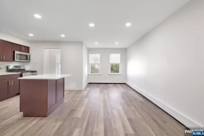 561 Broad, Carlstadt, NJ 07072 - Photo 11