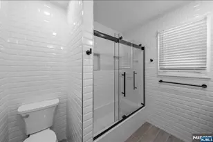 301 New Bridge Rd, Bergenfield, NJ 07621 - Photo 17