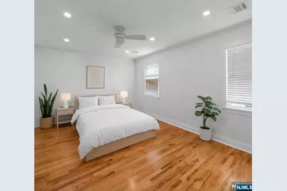 301 New Bridge Road, Bergenfield, NJ 07621 - Photo 15