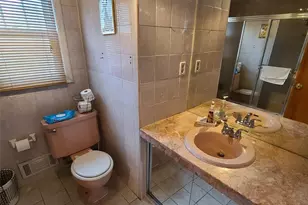 792 Kingsland Ave, Ridgefield, NJ 07657 - Photo 11