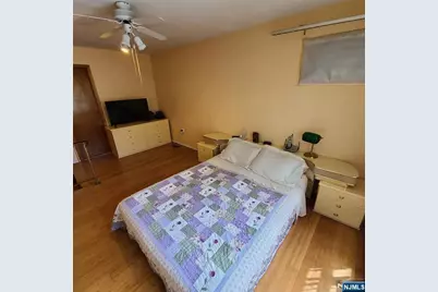 792 Kingsland Avenue, Ridgefield, NJ 07657 - Photo 15