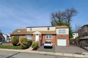 792 Kingsland Ave, Ridgefield, NJ 07657 - Photo 1