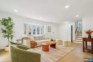 127 E Village Circle, Paramus, NJ 07652 - Photo 7