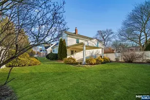 127 E Village Circle, Paramus, NJ 07652 - Photo 37