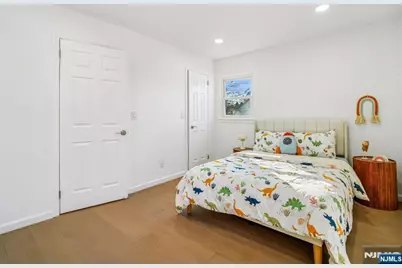 127 Village Circle, Paramus, NJ 07652 - Photo 15