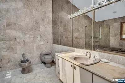 394 Lawton Avenue A #A, Cliffside Park, NJ 07010 - Photo 17