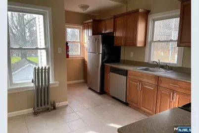 10 Glennon Place, West Orange Township, NJ 07052 - Photo 5