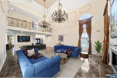 172 Briarheath Lane, Clark Township, NJ 07066 - Photo 3