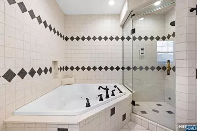 270 Hamilton Avenue, Hasbrouck Heights, NJ 07604 - Photo 11