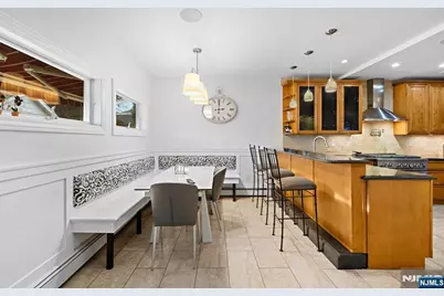 270 Hamilton Avenue, Hasbrouck Heights, NJ 07604 - Photo 5