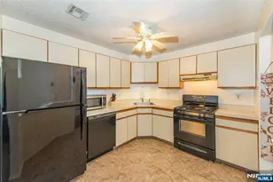 7 Drake Ln, Roxbury Township, NJ 07852 - Photo 9