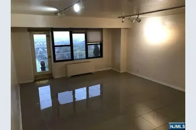 285 Aycrigg Avenue 22D #22D, Passaic, NJ 07055 - Photo 7