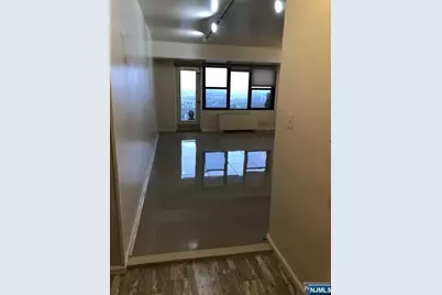 285 Aycrigg Avenue 22D #22D, Passaic, NJ 07055 - Photo 5