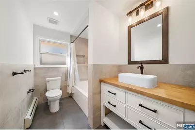 1128 Abbott Boulevard, Fort Lee, NJ 07024 - Photo 17