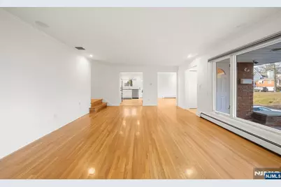 1128 Abbott Boulevard, Fort Lee, NJ 07024 - Photo 5