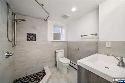 1128 Abbott Boulevard, Fort Lee, NJ 07024 - Photo 23