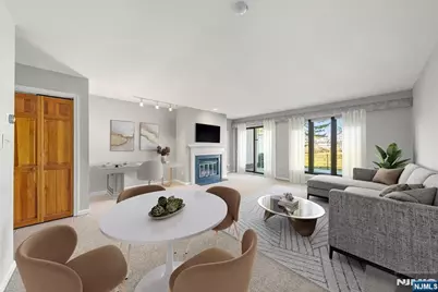 24 Meadowview Court, Leonia, NJ 07605 - Photo 5