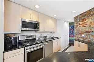 7004 Blvd East 8C, Guttenberg, NJ 07093 - Photo 9