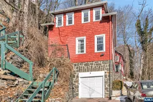 9 Old Wood Rd, Edgewater, NJ 07020 - Photo 19