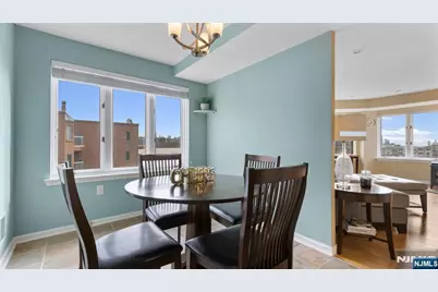 605 Thornton Court T605 #T605, Edgewater, NJ 07020 - Photo 11