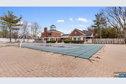 605 Thornton Court T605 #T605, Edgewater, NJ 07020 - Photo 31