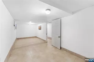 58 Van Buren St, Newark, NJ 07105 - Photo 17