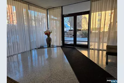 2348 Linwood Avenue 3L #3L, Fort Lee, NJ 07024 - Photo 3