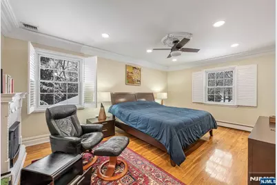 18 Vermont Drive, Paramus, NJ 07652 - Photo 21