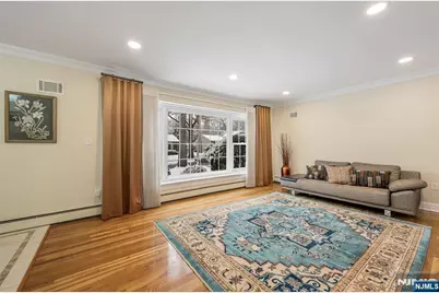 18 Vermont Drive, Paramus, NJ 07652 - Photo 5