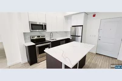 30 Howe Avenue 201 #201, Passaic, NJ 07055 - Photo 5