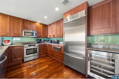 8100 River Road 1011 #1011, North Bergen, NJ 07047 - Photo 7