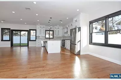 21 E Clinton Avenue, Bergenfield, NJ 07621 - Photo 7